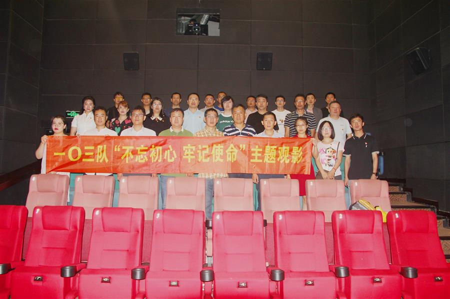 900×599